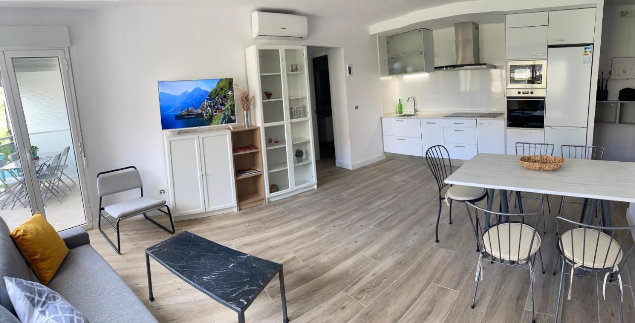 Delux Apartament Салоу Экстерьер фото