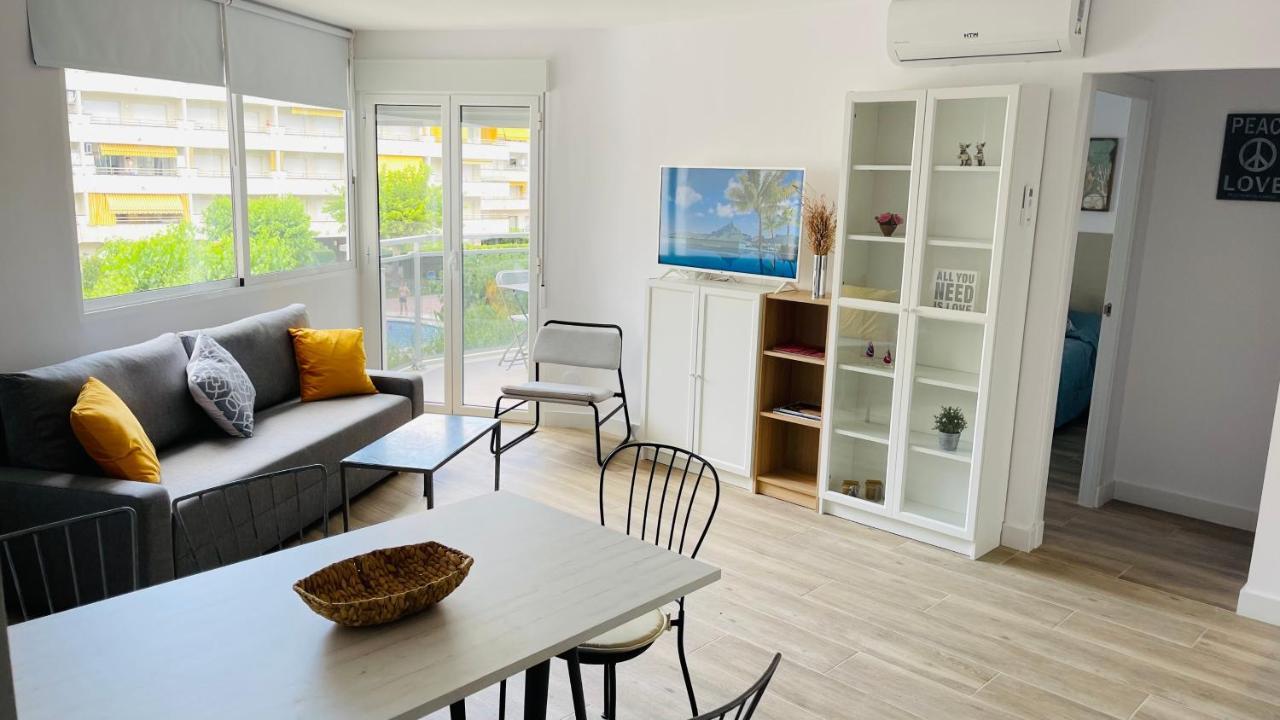 Delux Apartament Салоу Экстерьер фото