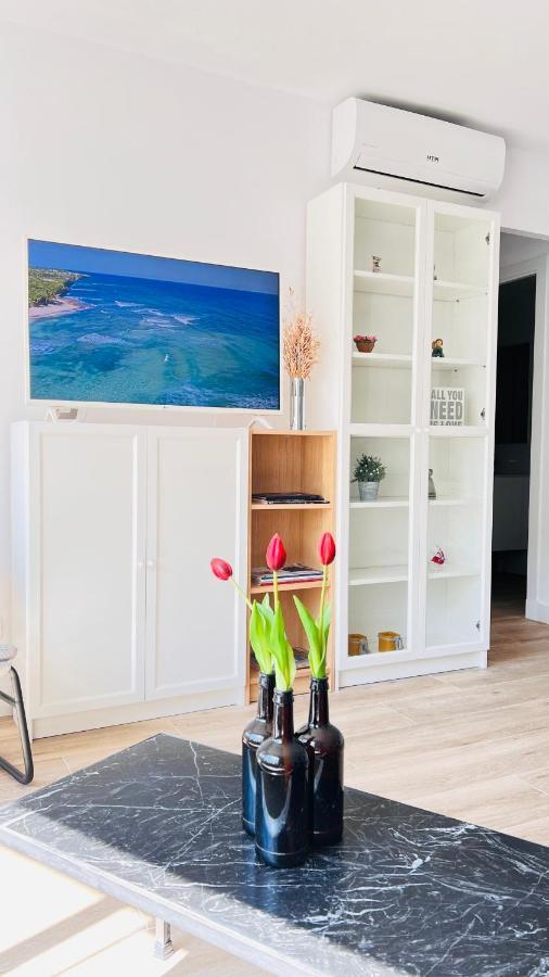 Delux Apartament Салоу Экстерьер фото