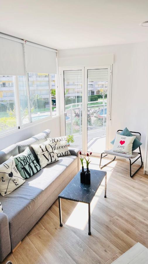 Delux Apartament Салоу Экстерьер фото