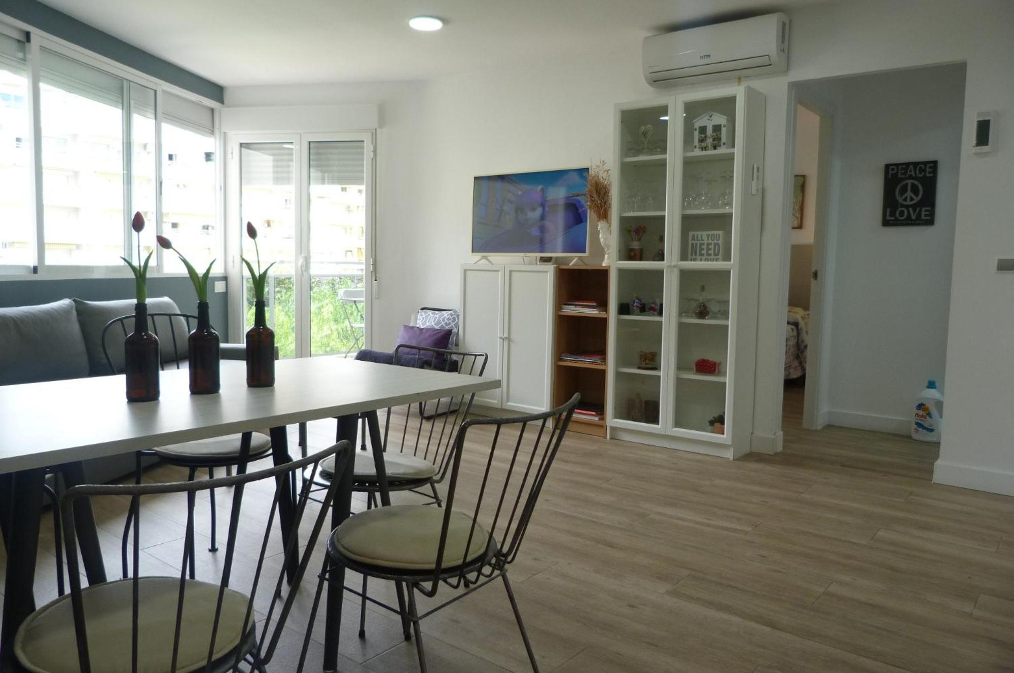 Delux Apartament Салоу Экстерьер фото