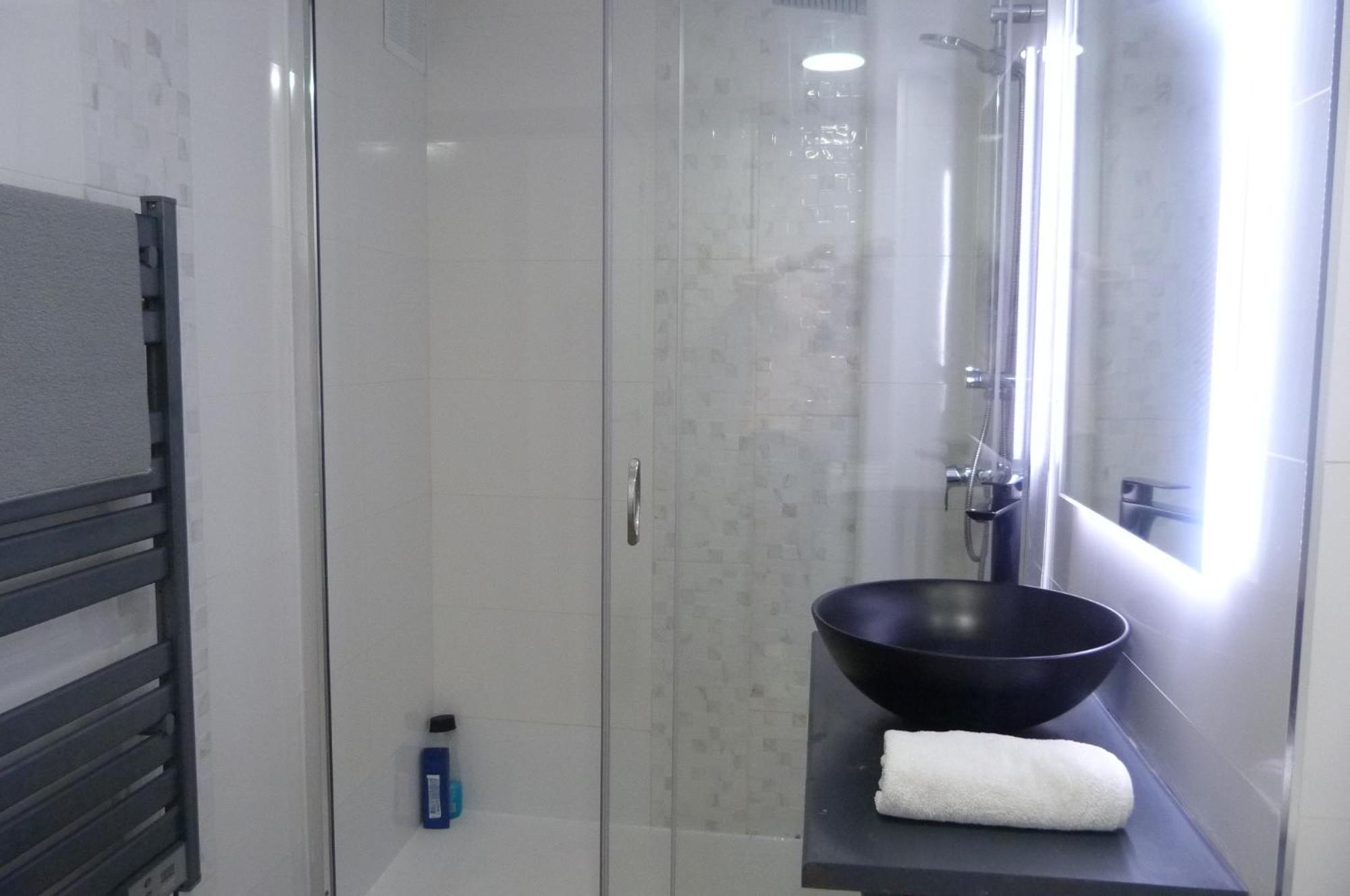 Delux Apartament Салоу Экстерьер фото