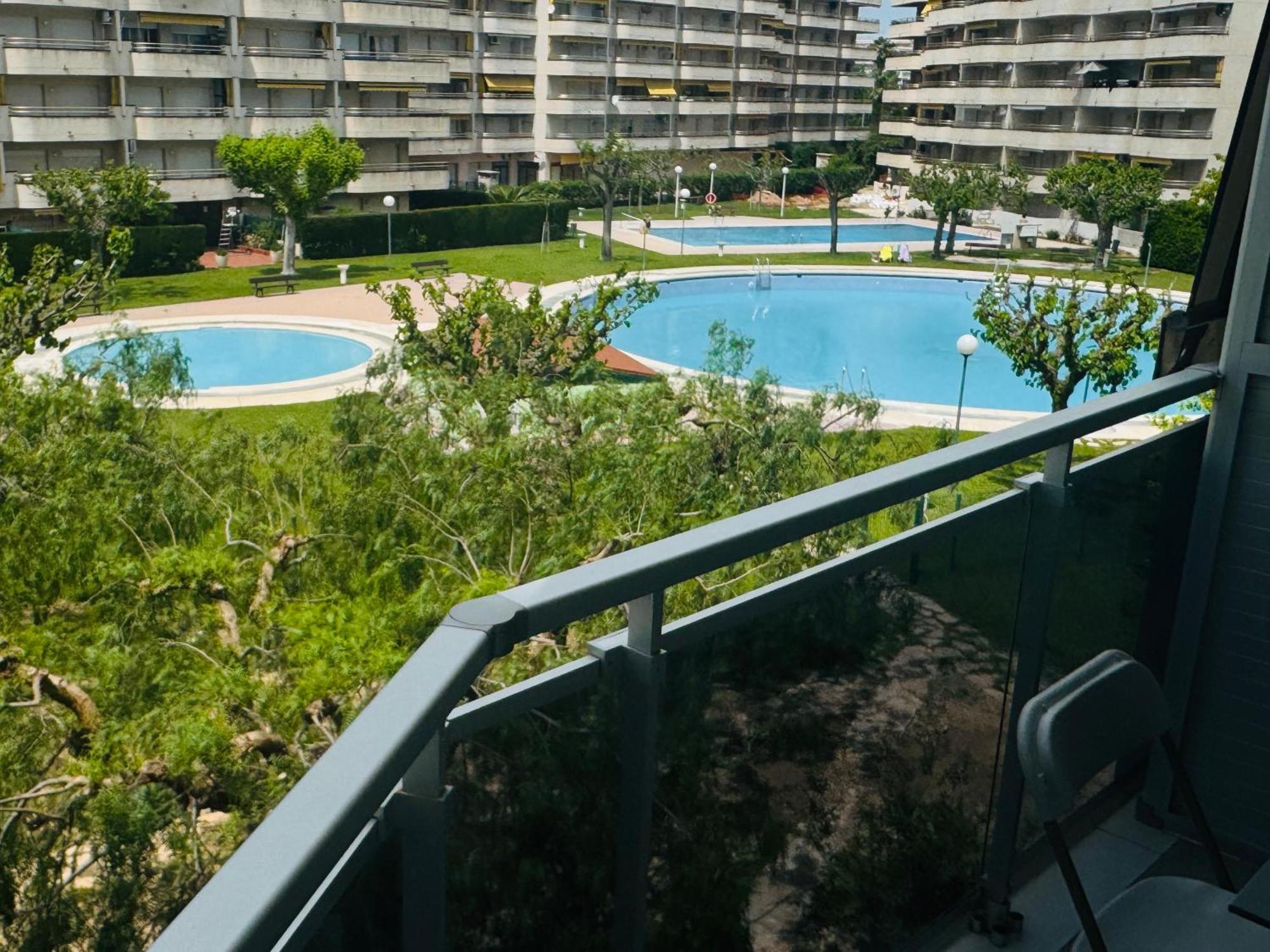 Delux Apartament Салоу Экстерьер фото